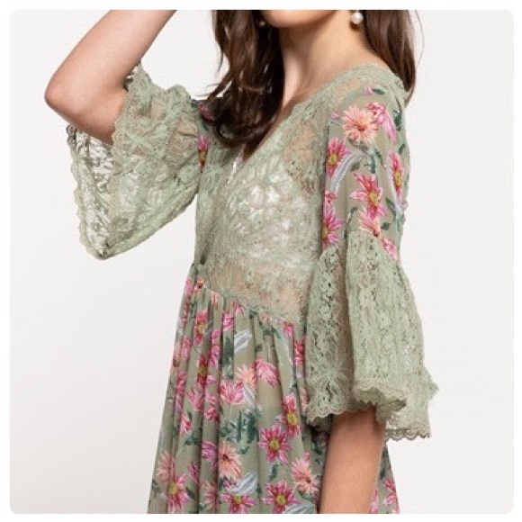 Victorian Woven Floral Layering Lace Tunic - Picture 2 of 10